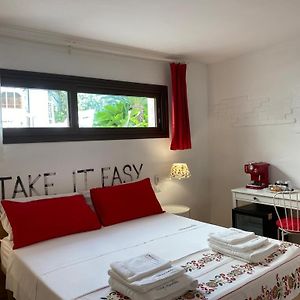 acquaesale rooms